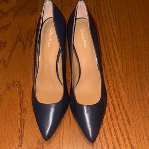 Calvin Klein Women's navy Pumps